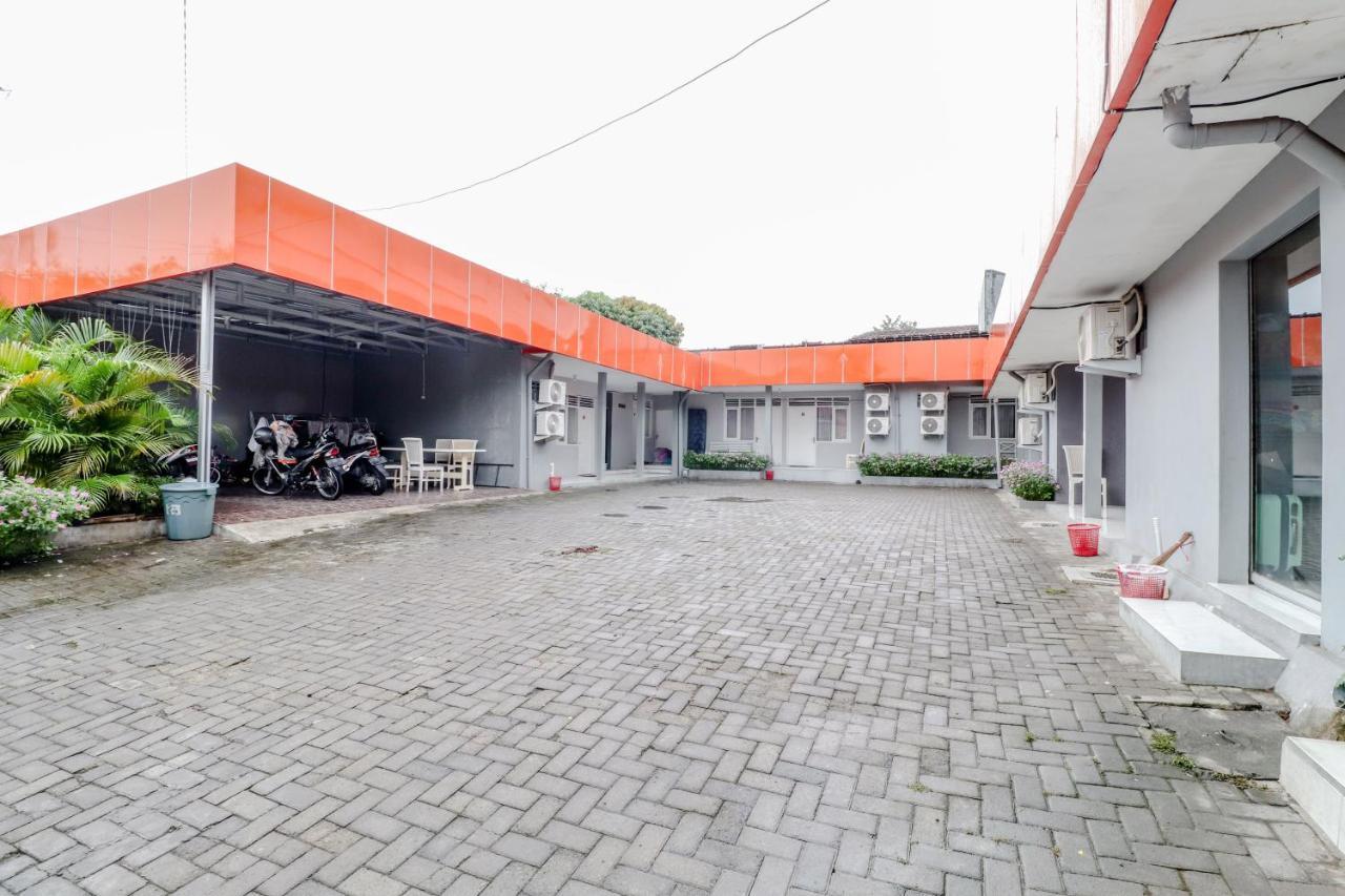 Ratu Guesthouse Sleman  Extérieur photo